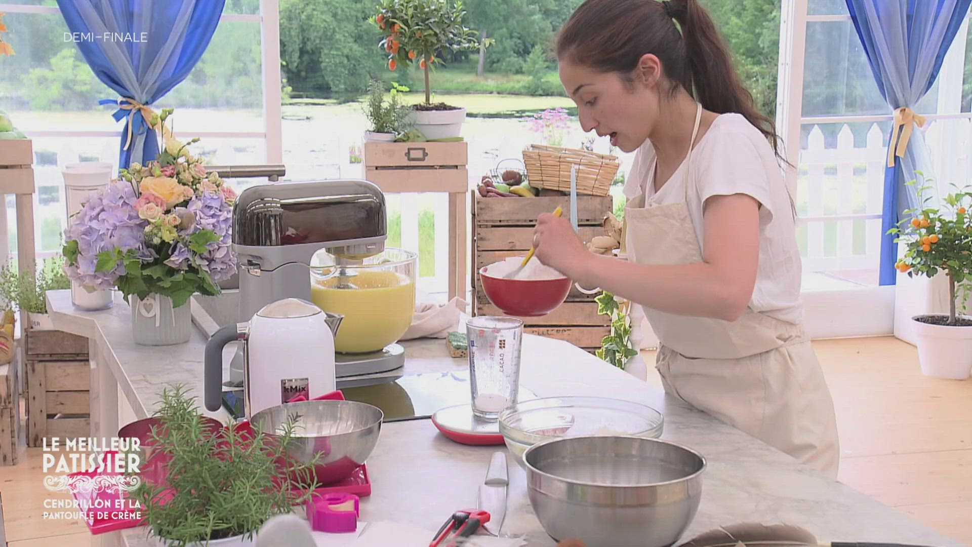 Replay Le meilleur pâtissier, E2 S10 Les gâteaux sont dans le pré du M6