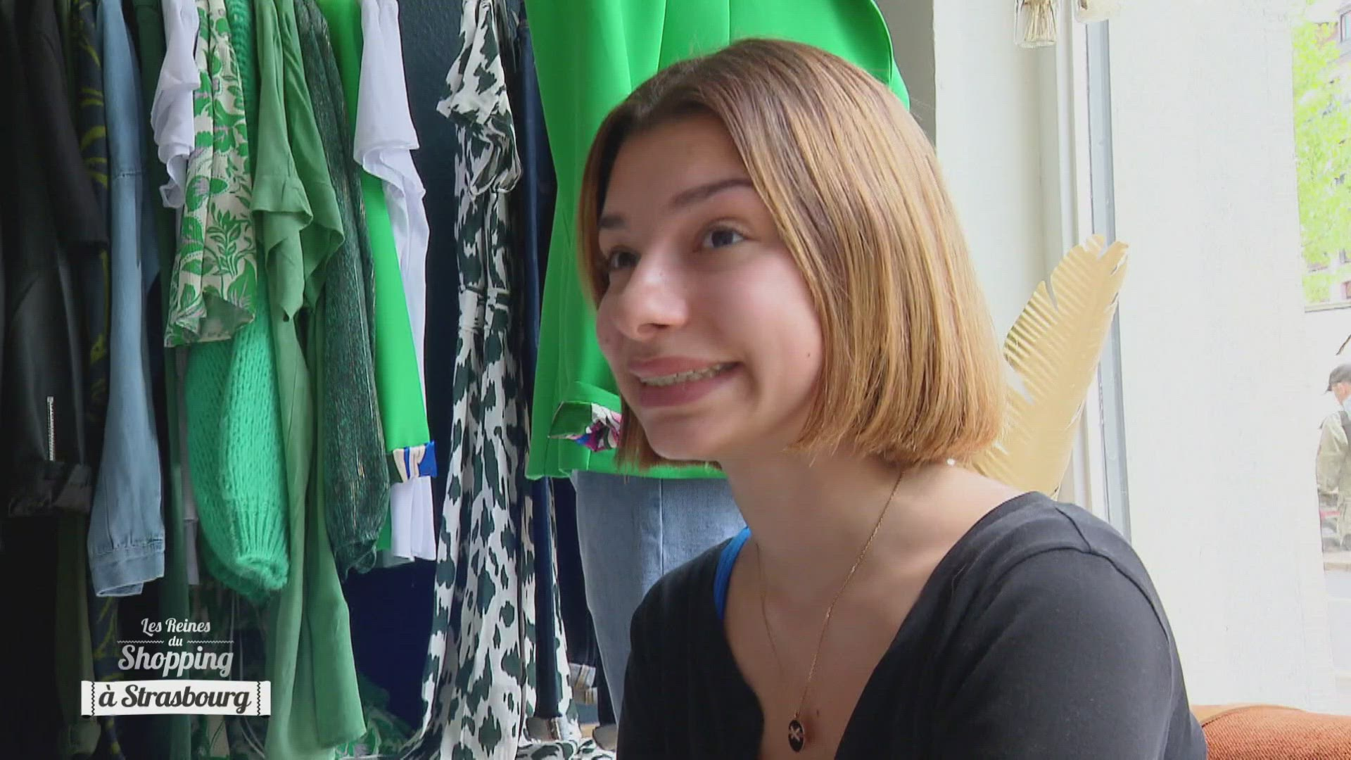 Les Reines Du Shopping A Strasbourg Replay Les Reines du Shopping, J5 : À Strasbourg - Tendance en t-shirt du M6