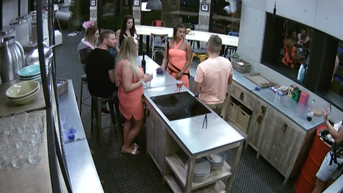 ValóVilág9 powered by Big Brother : ValóVilág8 3. rész