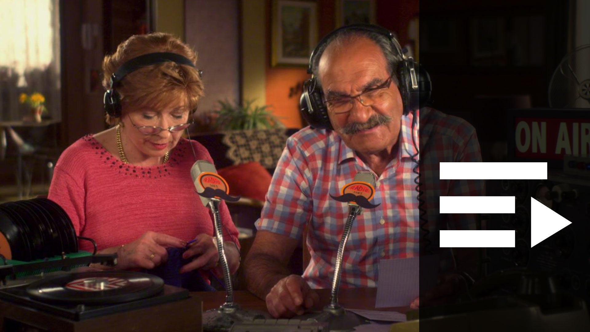 Scènes de ménages : Radio Moustache