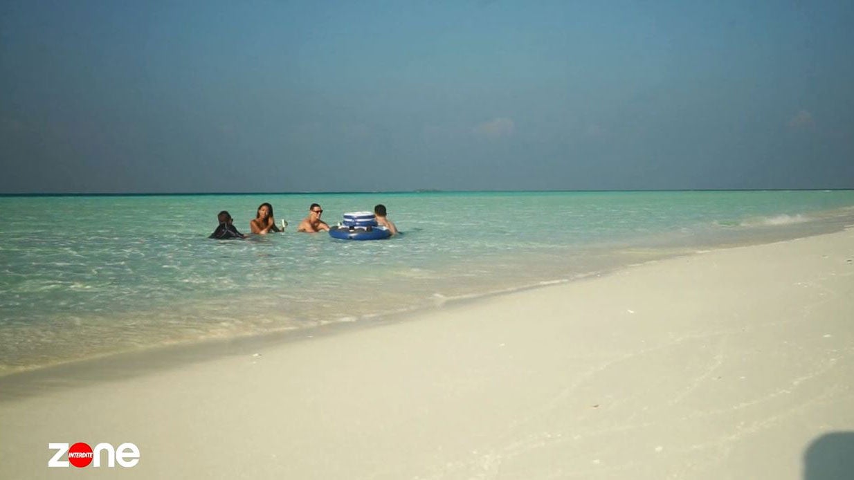 Zone interdite : Vivre sur une île de rêve, des Français tentent l'aventure au soleil