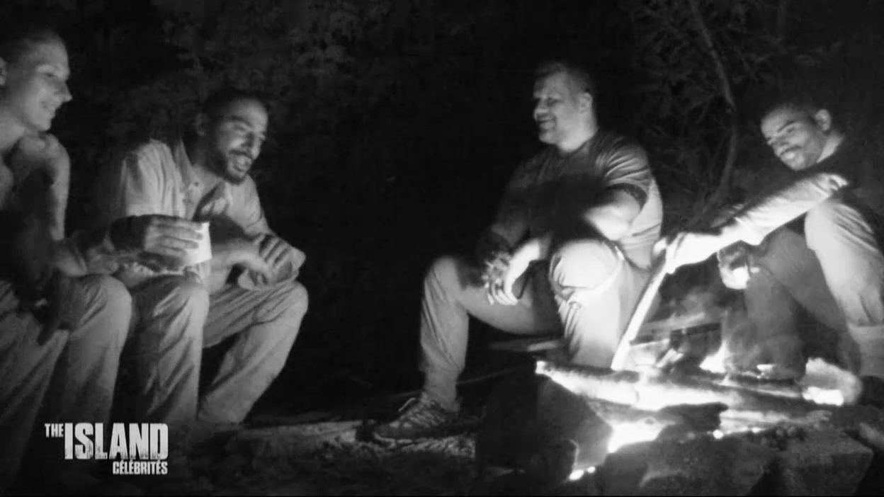 The Island : Chansons autour du feu