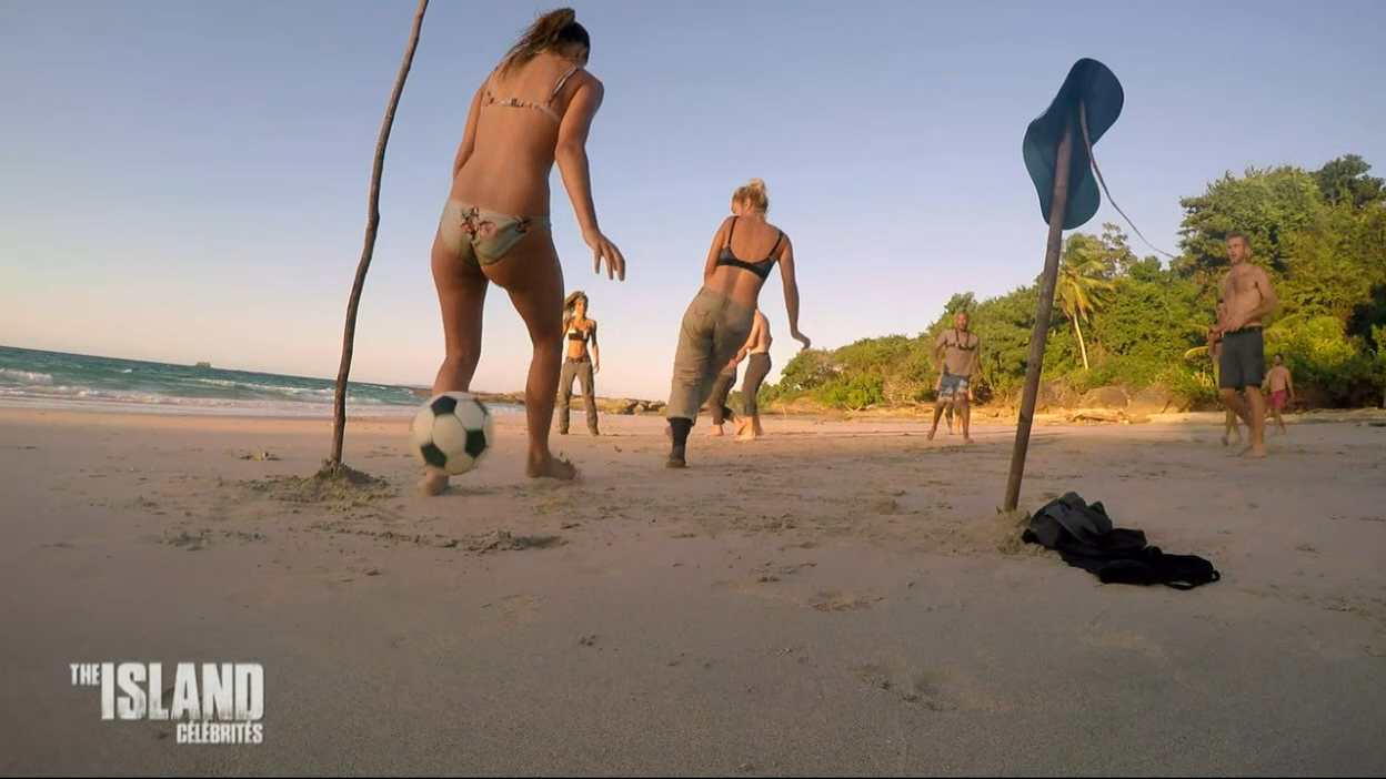 The Island : Partie de beach soccer sur l’île