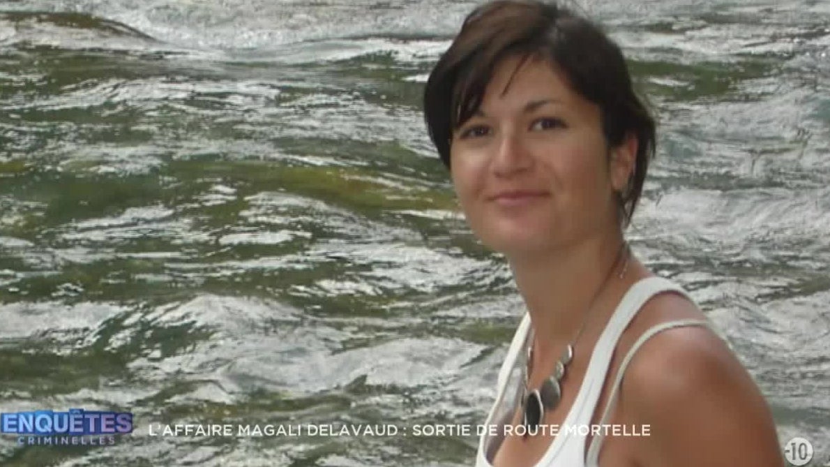 Enquêtes criminelles : Affaire Magali Delavaud : sortie de route mortelle / Affaire Cayez : l'assassin habite au numéro 1
