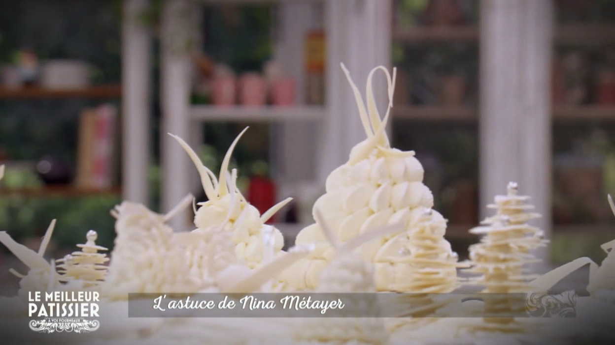 Le meilleur pâtissier : L'astuce de Nina Métayer : comment sublimer une pavlova ?