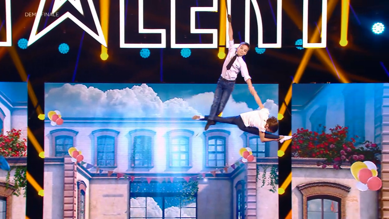 La France a un incroyable talent : Katya et Nikita : de vraies "machines d'amour", selon Slimane