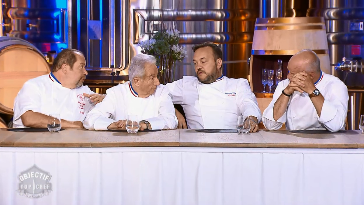 Objectif Top Chef : La dégustation des loups par Philippe Etchebest, Emmanuel Renaut, Gilles Goujon et Michel Guérard