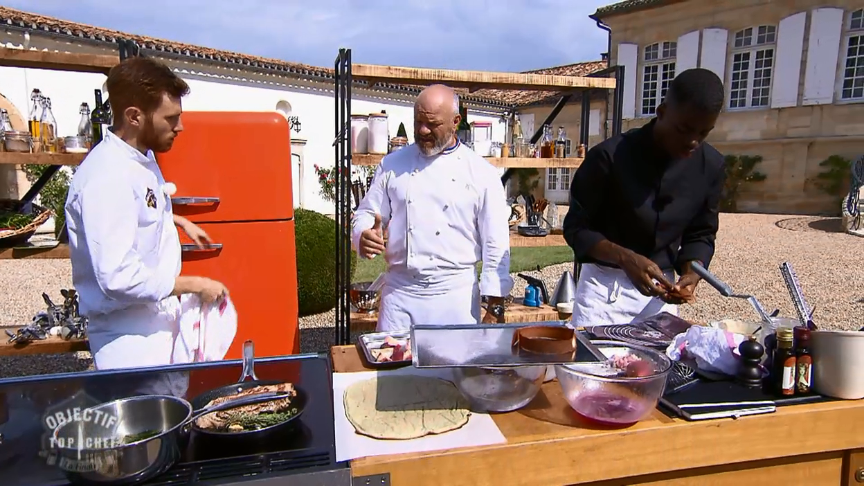 Objectif Top Chef : Nicolas réagit très vite après avoir brûlé ses tuiles