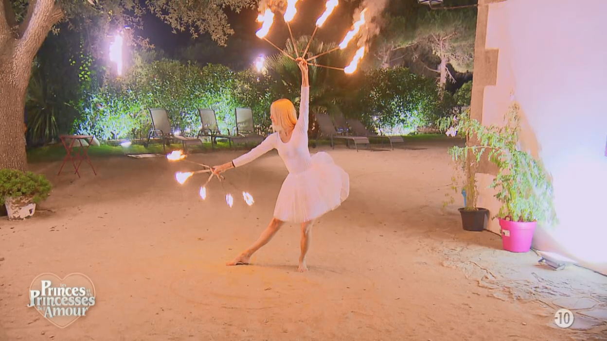 Les princes et les princesses de l'amour : Ashley met le feu au dancefloor !