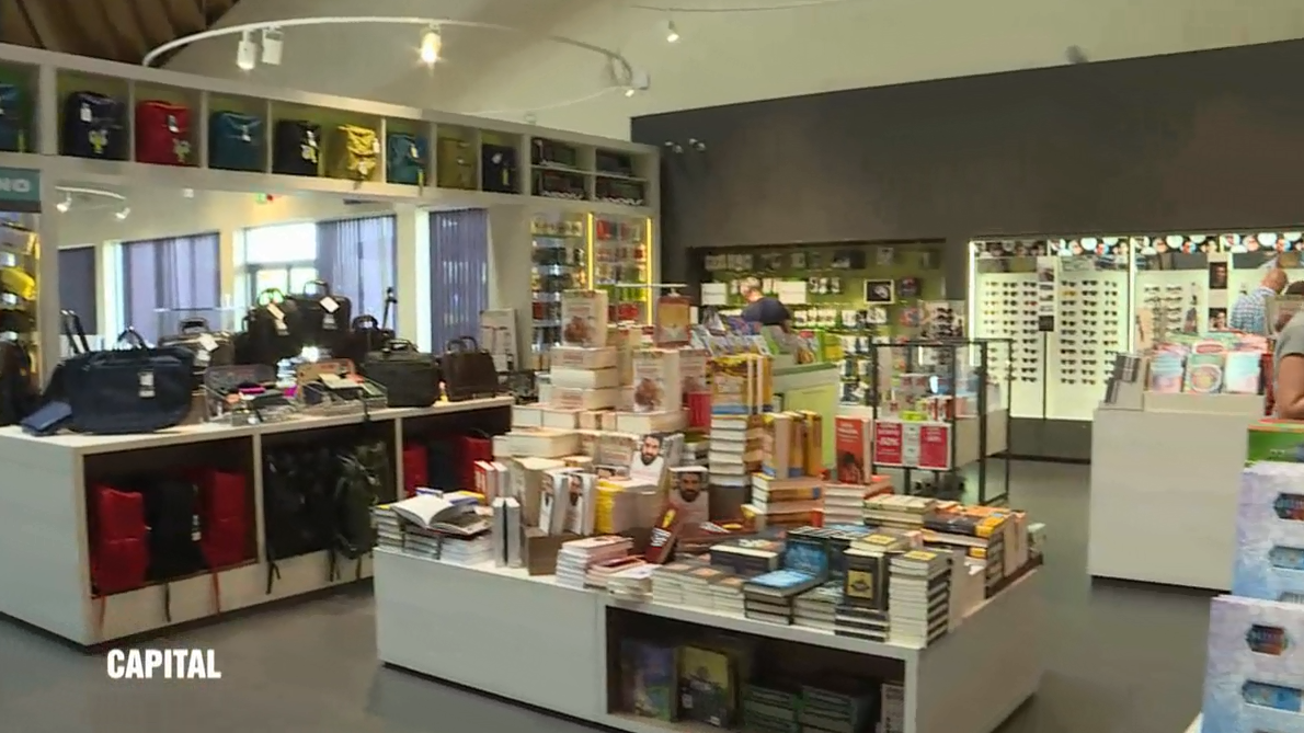 Capital : Sur la route des vacances : achats plaisir et dépenses surprise !