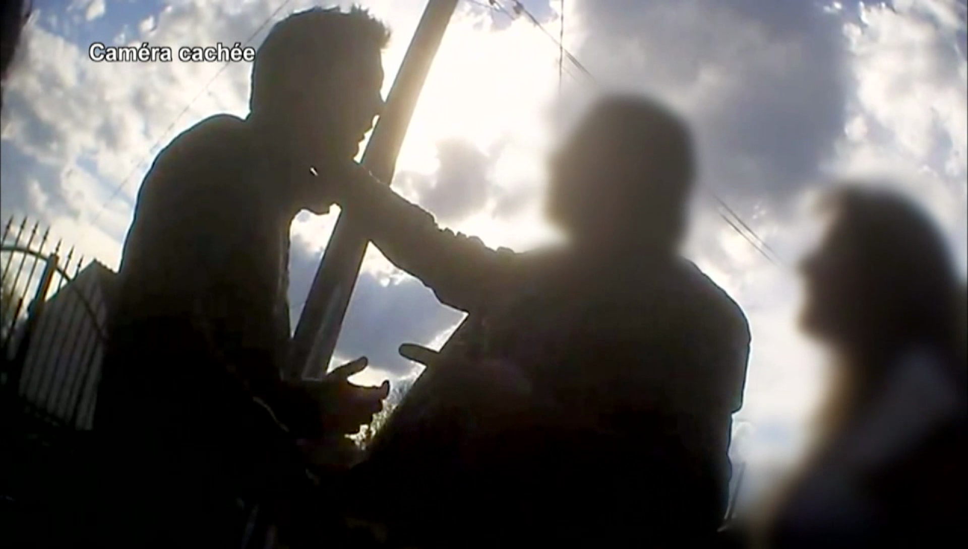 Zone interdite : "Mais comment pouvez-vous louer une cave avec des enfants 650€ par mois?" Zone Interdite. Dimanche à 21:00 sur M6