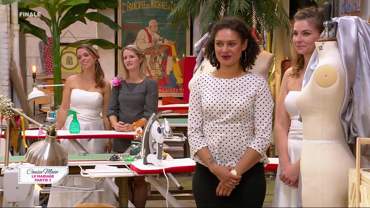Cousu main : Les finalistes doivent coudre des robes de mariées sur leurs amies